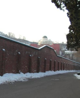 西大門刑務所歴史館を囲っている塀